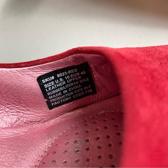 TSUBO Size 10 (fits like 9.5) Cherry Red Suede Leather Pointed Toe Classic Pump - Picture 4 of 6